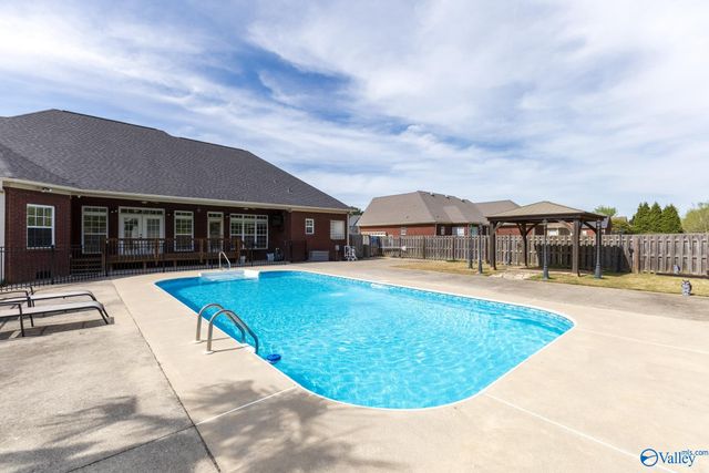 224 Twin Lakes Drive, New Market, AL 35761