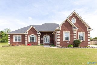 224 Twin Lakes Drive, New Market, AL 35761