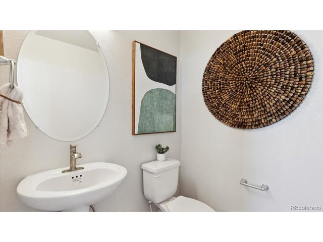 22494 E 6th Pl, Aurora, CO 80018