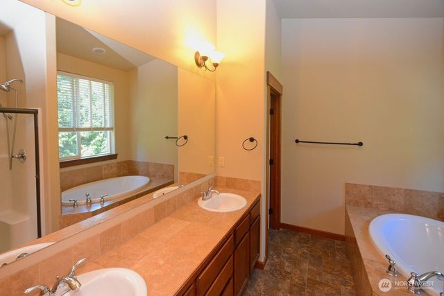 10123 88th Court SW, Lakewood, WA 98498