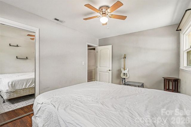 912 Bannister Place, Charlotte, NC 28213