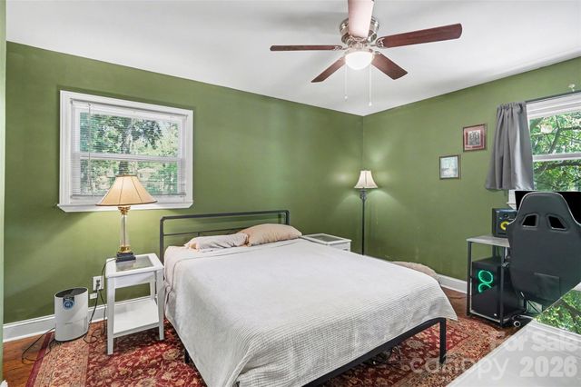 912 Bannister Place, Charlotte, NC 28213