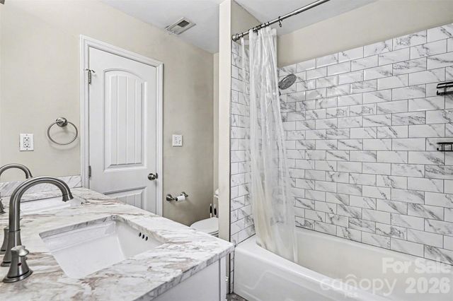 912 Bannister Place, Charlotte, NC 28213