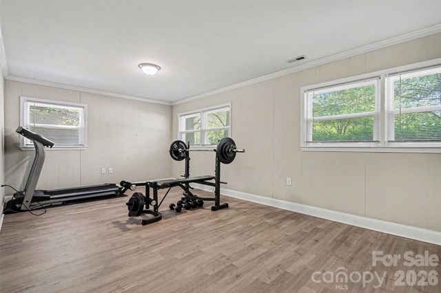 912 Bannister Place, Charlotte, NC 28213