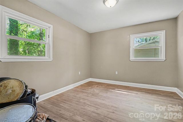 912 Bannister Place, Charlotte, NC 28213