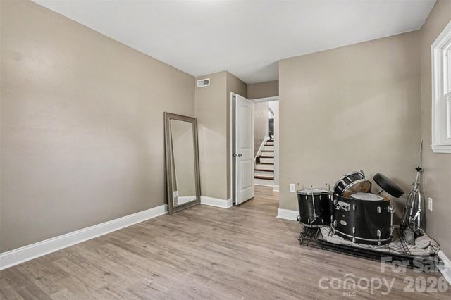 912 Bannister Place, Charlotte, NC 28213