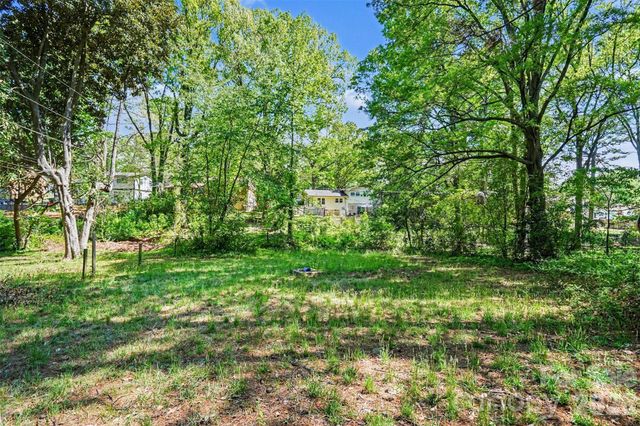 912 Bannister Place, Charlotte, NC 28213