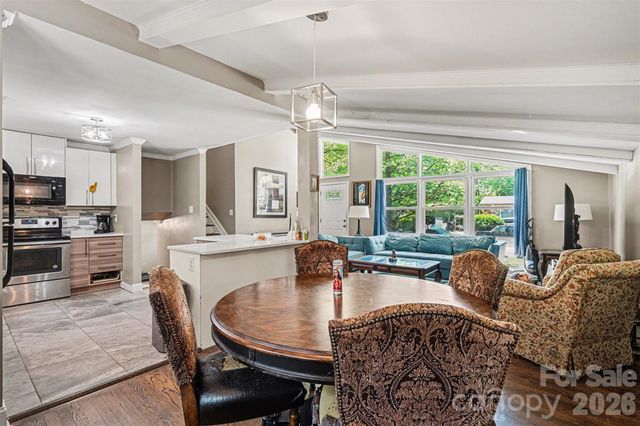 912 Bannister Place, Charlotte, NC 28213