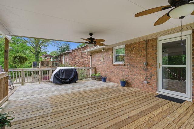 185 Township Dr, Hendersonville, TN 37075