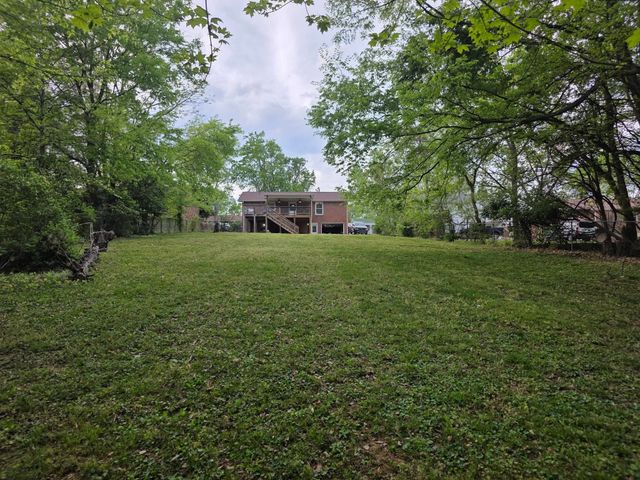 185 Township Dr, Hendersonville, TN 37075