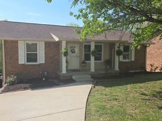 185 Township Dr, Hendersonville, TN 37075
