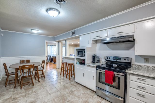 3928 Menzer Road, Fort Worth, TX 76103