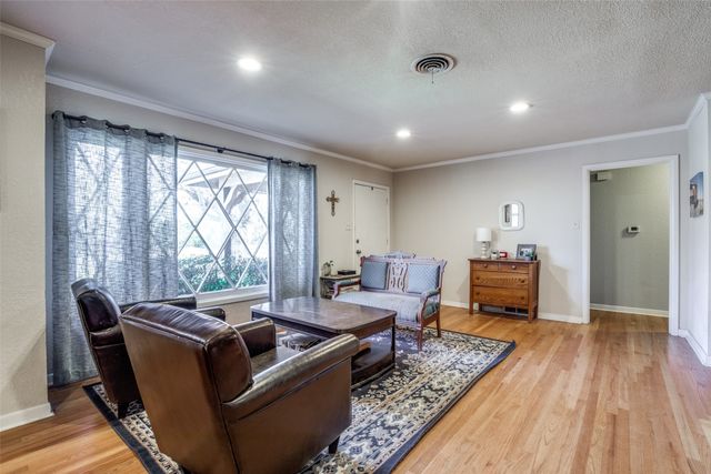 3928 Menzer Road, Fort Worth, TX 76103