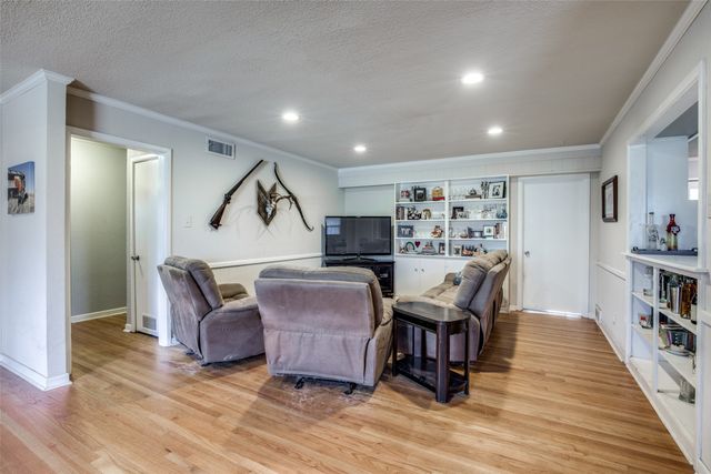 3928 Menzer Road, Fort Worth, TX 76103