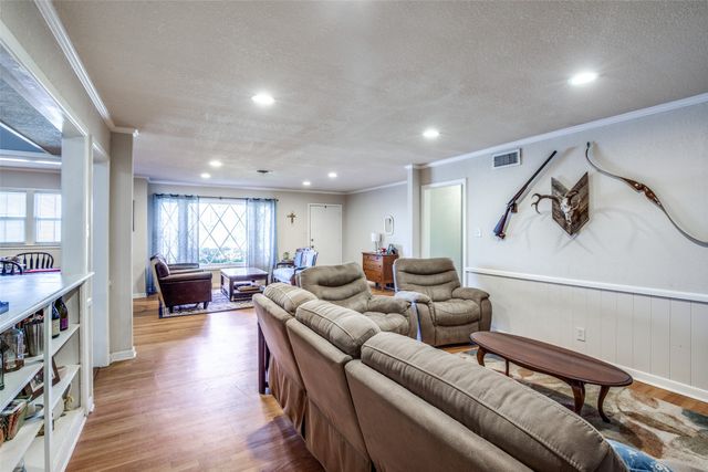 3928 Menzer Road, Fort Worth, TX 76103