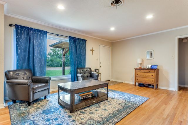 3928 Menzer Road, Fort Worth, TX 76103