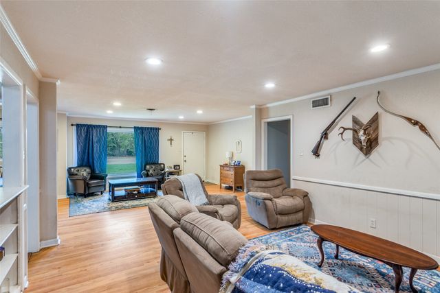 3928 Menzer Road, Fort Worth, TX 76103