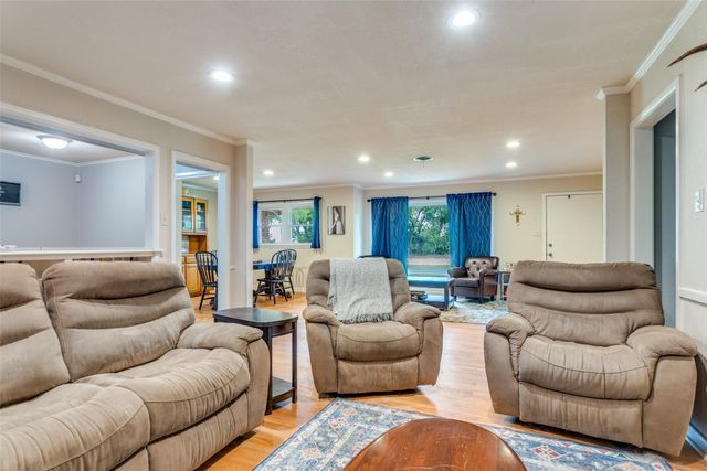 3928 Menzer Road, Fort Worth, TX 76103