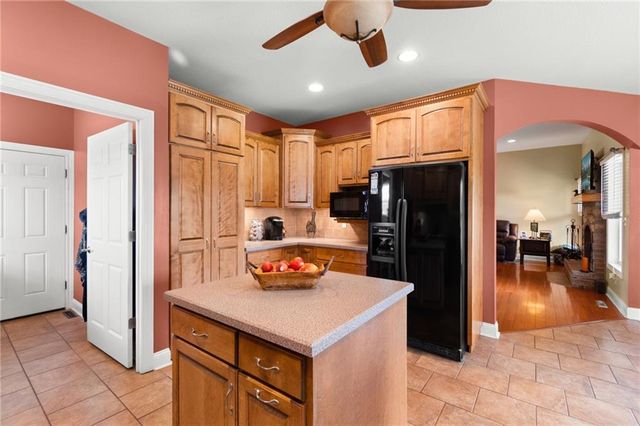 25303 E 199th Street, Pleasant Hill, MO 64080