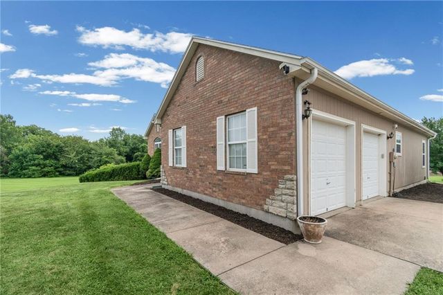 25303 E 199th Street, Pleasant Hill, MO 64080