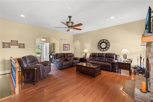 25303 E 199th Street, Pleasant Hill, MO 64080