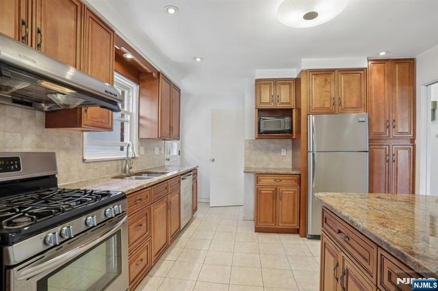 1018 Inwood Terrace, Fort Lee, NJ 07024