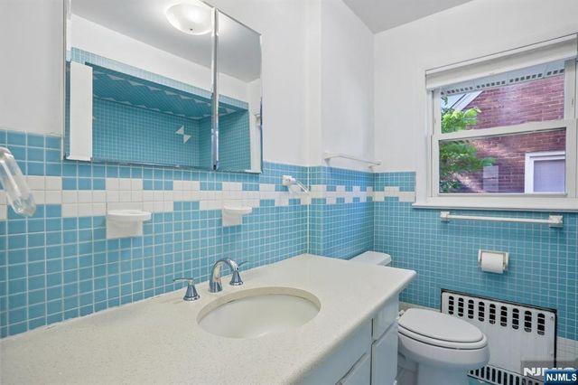 1018 Inwood Terrace, Fort Lee, NJ 07024