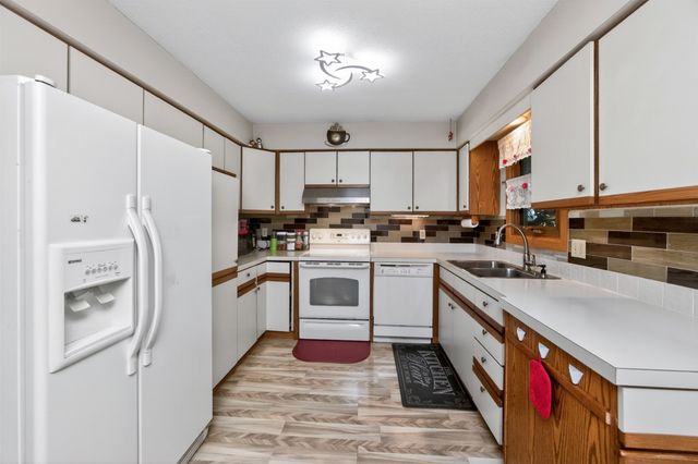 3860 92nd Circle, Urbandale, IA 50322