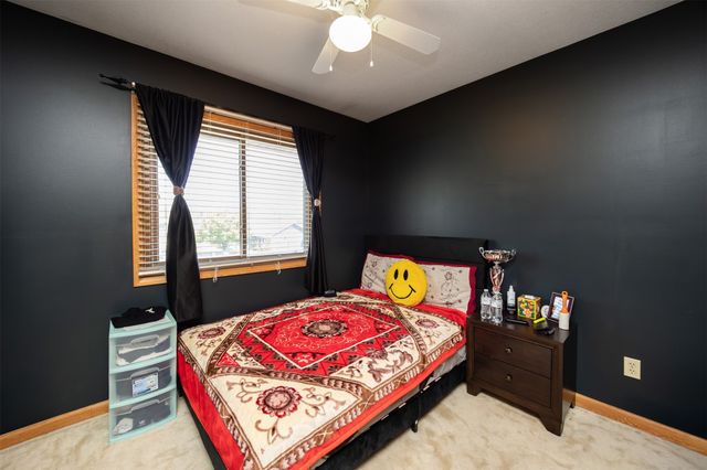 3860 92nd Circle, Urbandale, IA 50322