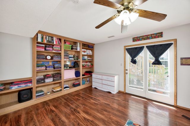 3860 92nd Circle, Urbandale, IA 50322
