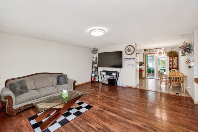 3860 92nd Circle, Urbandale, IA 50322