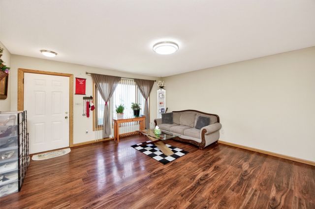 3860 92nd Circle, Urbandale, IA 50322