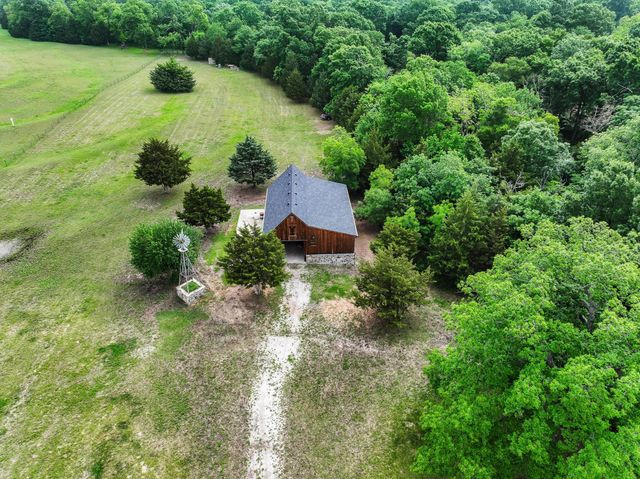 1906 Durning Road, Van Alstyne, TX 75495