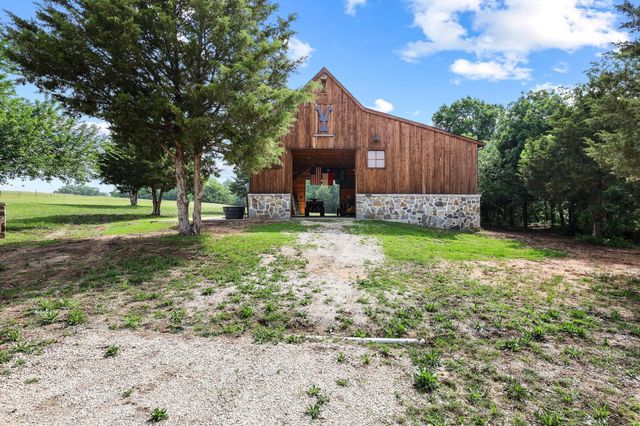 1906 Durning Road, Van Alstyne, TX 75495