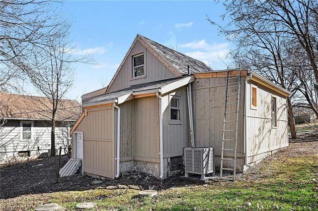 1613 Clifford Street, St Joseph, MO 64505