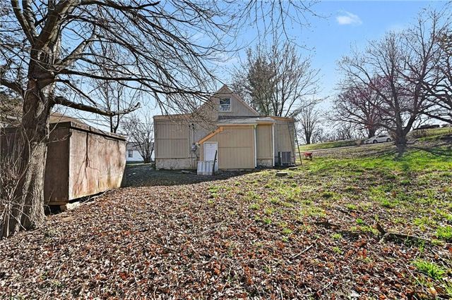 1613 Clifford Street, St Joseph, MO 64505