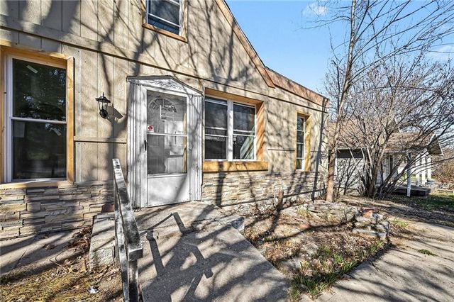 1613 Clifford Street, St Joseph, MO 64505