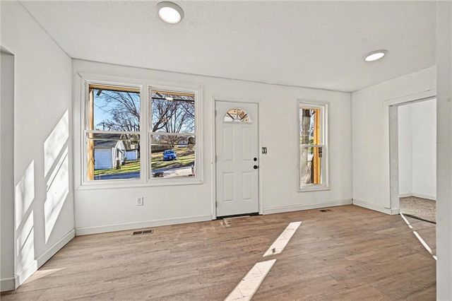 1613 Clifford Street, St Joseph, MO 64505