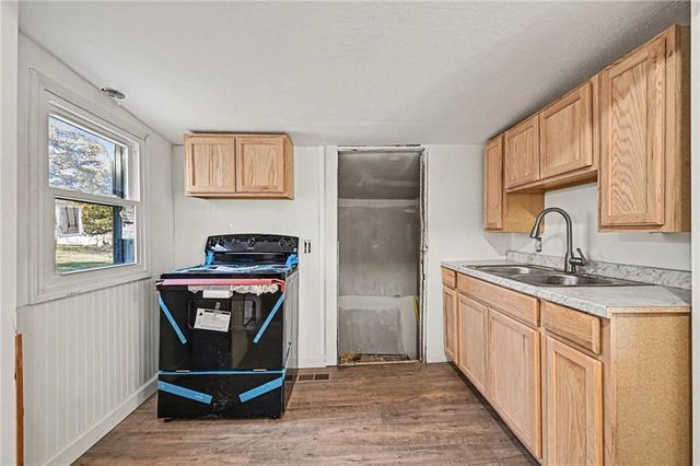 1613 Clifford Street, St Joseph, MO 64505