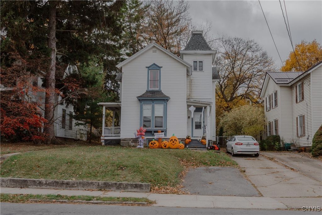 72 Madison Street, Geneva City, NY 14456