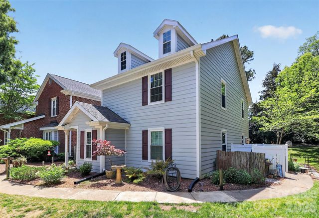 9234 Kings Canyon Drive, Charlotte, NC 28210