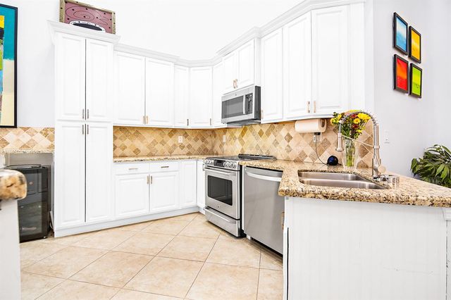2102 Mahogany Place, Palm Beach Gardens, FL 33418