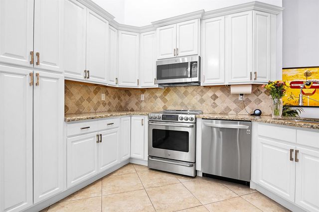 2102 Mahogany Place, Palm Beach Gardens, FL 33418
