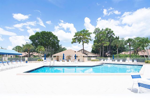 2102 Mahogany Place, Palm Beach Gardens, FL 33418