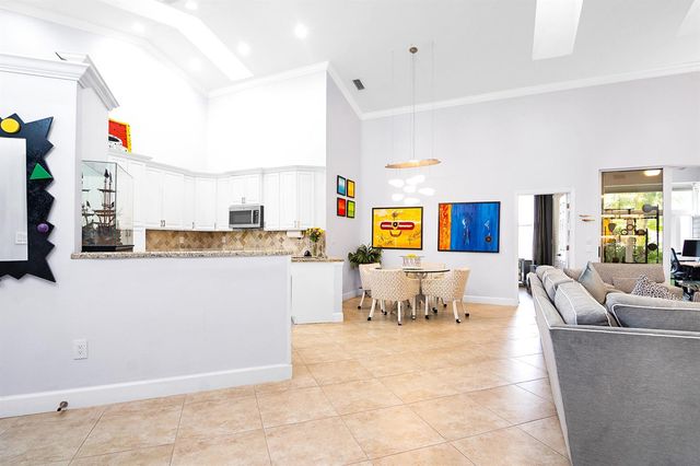 2102 Mahogany Place, Palm Beach Gardens, FL 33418