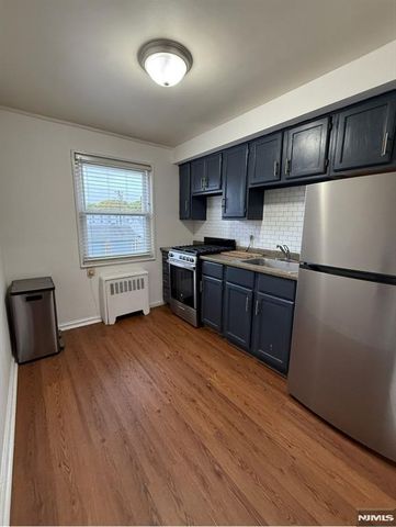 206 Grand Avenue B, Rutherford, NJ 07070