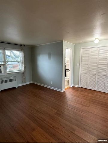 206 Grand Avenue B, Rutherford, NJ 07070