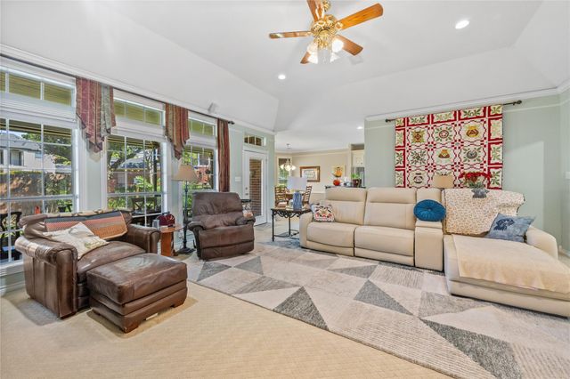 319 Palais Verde Road, Montgomery, TX 77356