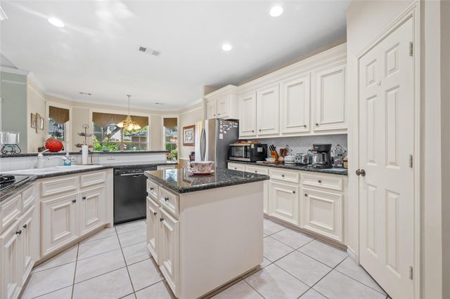 319 Palais Verde Road, Montgomery, TX 77356