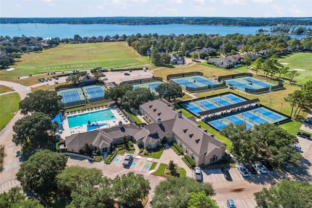 319 Palais Verde Road, Montgomery, TX 77356